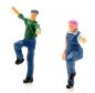 Preview: Frau und Mann aufsteigend für Treppe Leiter, 2 Modellbahnfiguren handbemalt, Spur TT, 1:120