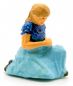 Preview: Frau Mädchen knieend, Modellbahnfigur handbemalt, Spur 0 (Null), 1:45