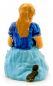 Preview: Frau Mädchen knieend, Modellbahnfigur handbemalt, Spur 0 (Null), 1:45
