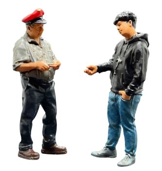 Kontrolle Fahrkarten DR, 2 Modellbahnfiguren handbemalt, Spur 0 (Null), 1:45