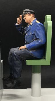 Preview: Lokführer 3 sitzend DR, Modellbahnfigur handbemalt, Spur 0 (Null), 1:45 Preview: Lokführer 3 sitzend DR, Modellbahnfigur handbemalt, Spur 0 (Null), 1:45