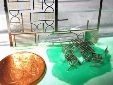 Preview: Gartenmöbel, Bausatz für 2 Tische 8 Stühle, Spur H0, 1:87