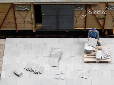 Preview: Gehwegplatten Bahnsteigplatten Sortiment grau hell, 280 ganze + 260 halbe Platten, Spur 0 (Null), 1:45 Preview: Gehwegplatten Bahnsteigplatten Sortiment grau hell, 280 ganze + 260 halbe Platten, Spur 0 (Null), 1:45