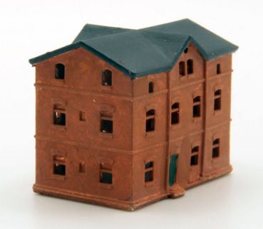 Landbahnhof bemalt, Spur T, 1:450