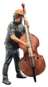 Musiker Matze am Bass, Modellbahnfigur handbemalt, Spur 0 (Null), 1:45