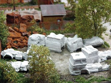 Preview: Schrott-LKW (BRD) grau, Keramik, 3 Stück, Spur H0, 1:87