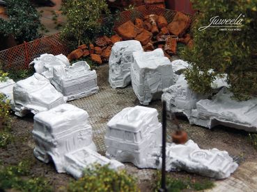 Preview: Schrott-LKW (BRD) grau, Keramik, 3 Stück, Spur H0, 1:87