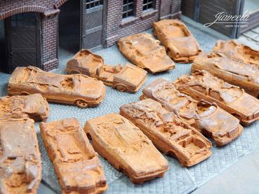 Preview: Schrottautos BRD, rostig Echtrost, 12 Stück, Spur H0, 1:87