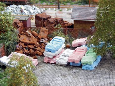 Preview: Schrottautos DDR Ostblock farbig gemischt, 12 Stück, Spur H0, 1:87