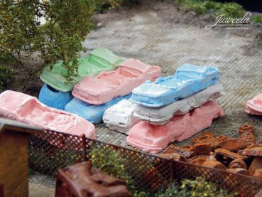 Preview: Schrottautos DDR Ostblock farbig gemischt, 12 Stück, Spur H0, 1:87