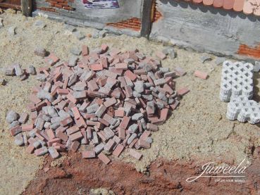 Preview: Ziegeltrümmer rot, Ziegel mit Mörtelanhaftungen, 75g, Spur 0 (Null), 1:45 Preview: Ziegeltrümmer rot, Ziegel mit Mörtelanhaftungen, 75g, Spur 0 (Null), 1:45