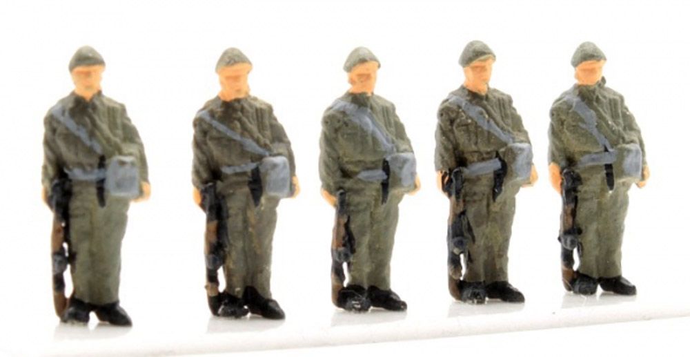NVA MOT Schützen angetreten Gewehr ab, 5 Modellbahnfiguren handbemalt, Spur TT, 1:120