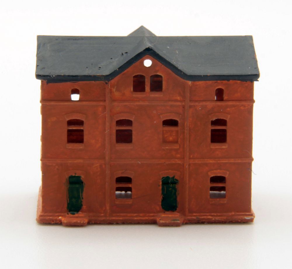 Landbahnhof bemalt, Spur T, 1:450