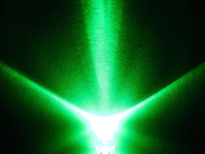 LED 5mm grün echtgrün Gehäuse klar 22.000mcd extrem hell
