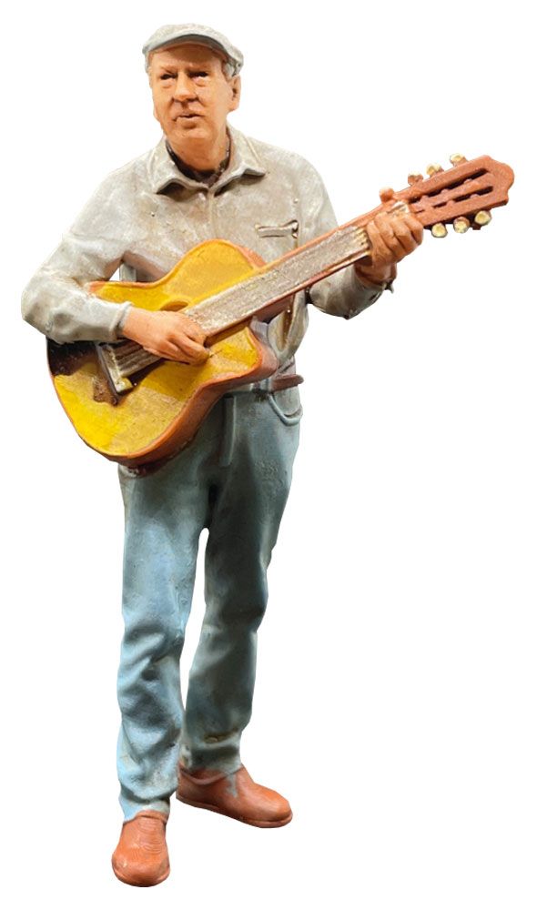 Musiker Ralfi mit Gitarre, Modellbahnfigur handbemalt, Spur 0 (Null), 1:45