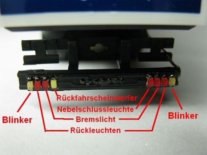 LED Rückleuchtenträger Car System, gemeinsamer Pluspol, Spur H0, 1:87