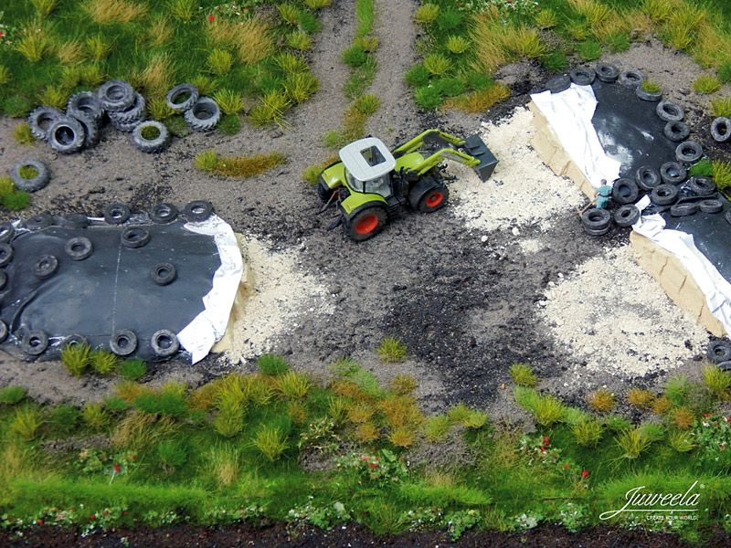 Silagehaufen braun mit Abdeckfolie und Reifen, 3 Stück, Spur H0, 1:87