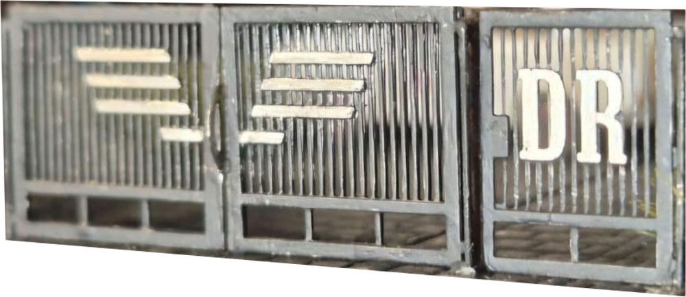 Tor mit Flügelrad und Schriftzug der DR, Bausatz, Spur Z, 1:220